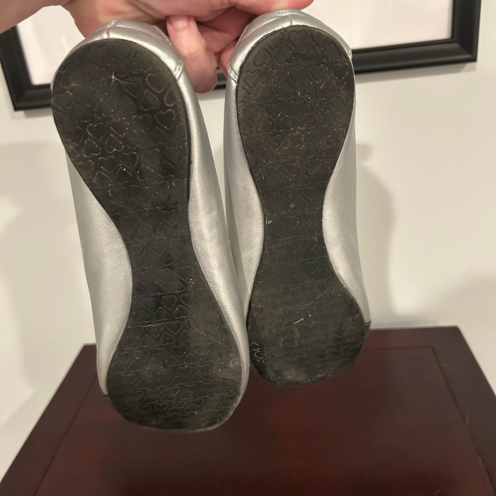 T.U.K. Women’s Silver Ballet Flats with Shark Accent - Picture 5 of 5